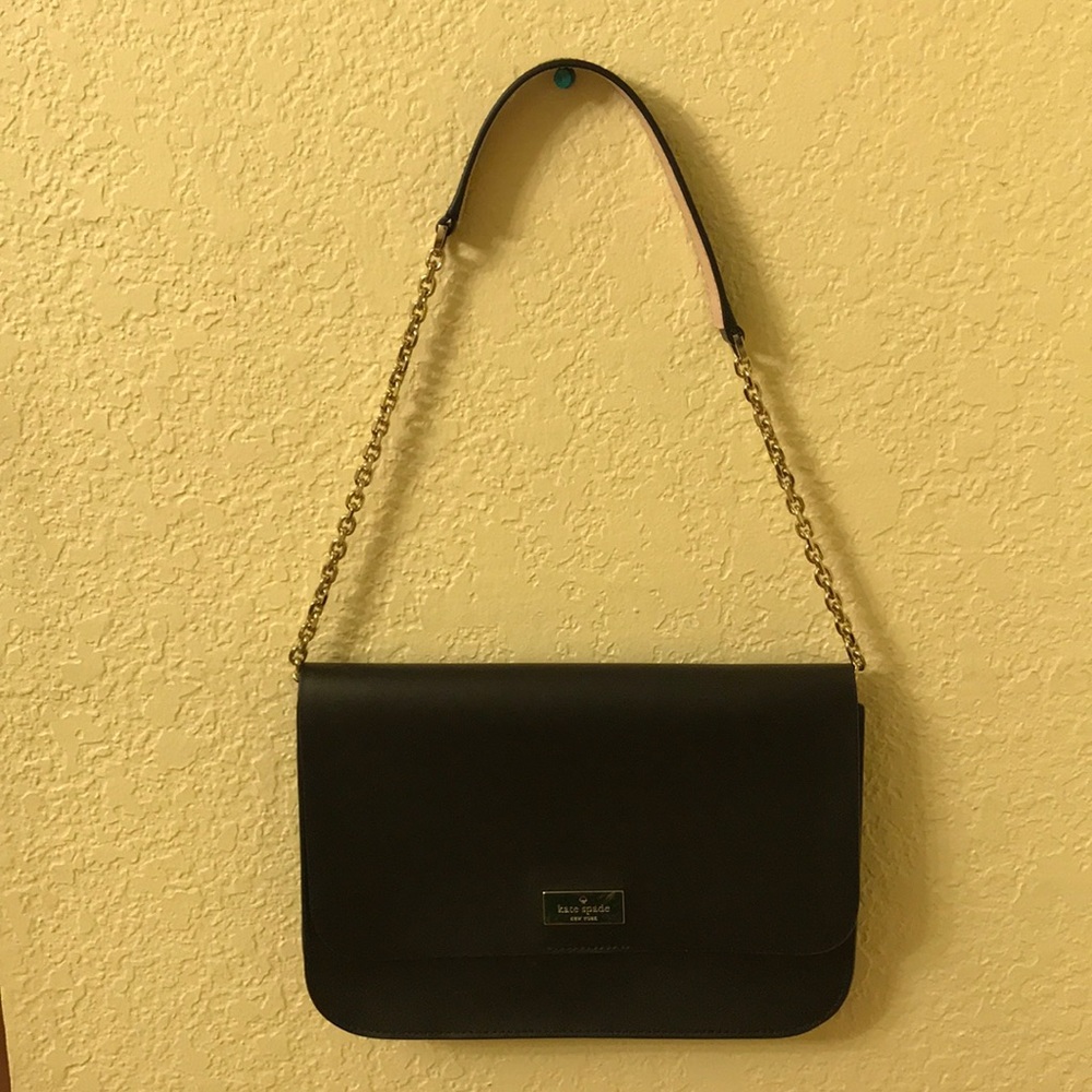 Hand bag.